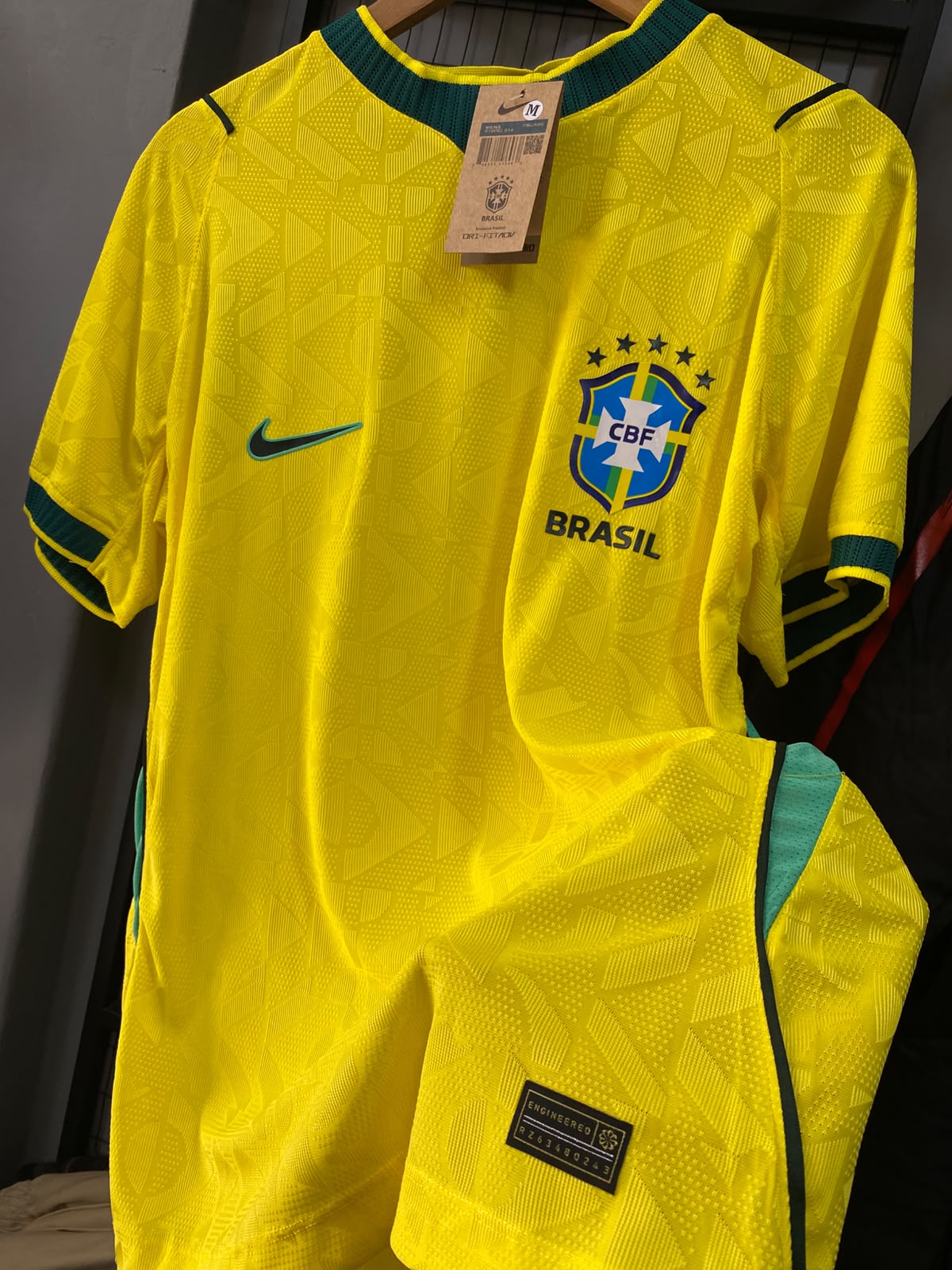 CAMISA BRASIL TAILANDESA - VERSÃO JOGADOR